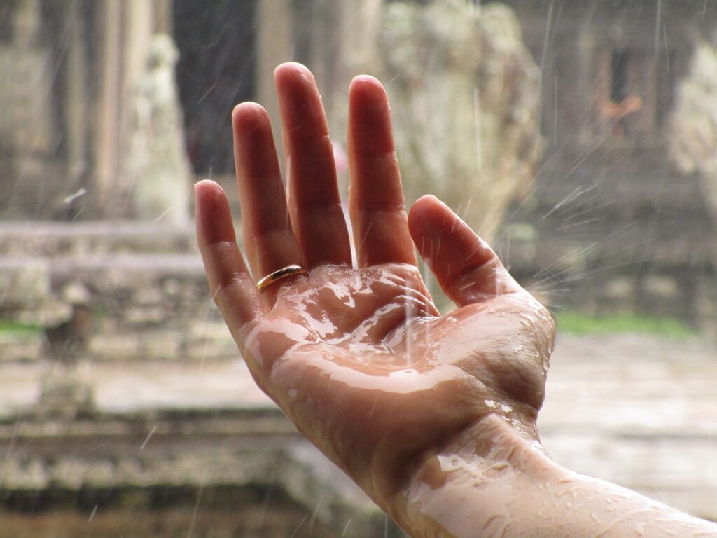 hand, rain, zen-1819357.jpg