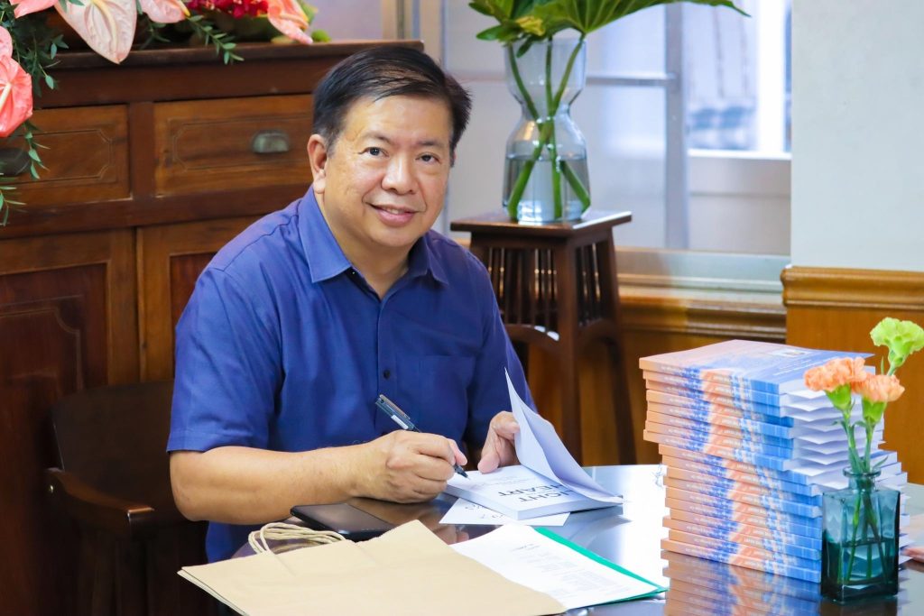 Jardin de Miramar Illuminates Faith in "Light from the Heart" Book Launch 1