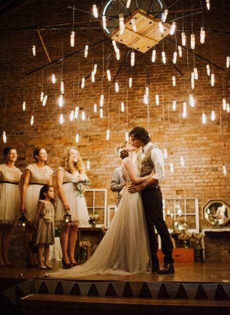 5b9e5c33240000510053f3c0 Ideas-for-Wedding-Lighting