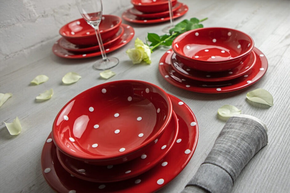 wedding-motif-plate-red