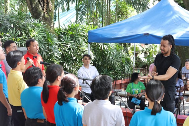 Casa Santa's Family FanFare: Spreading Joy and Love to All 3 Casa Santa's Family FanFare: Spreading Joy and Love to All 2