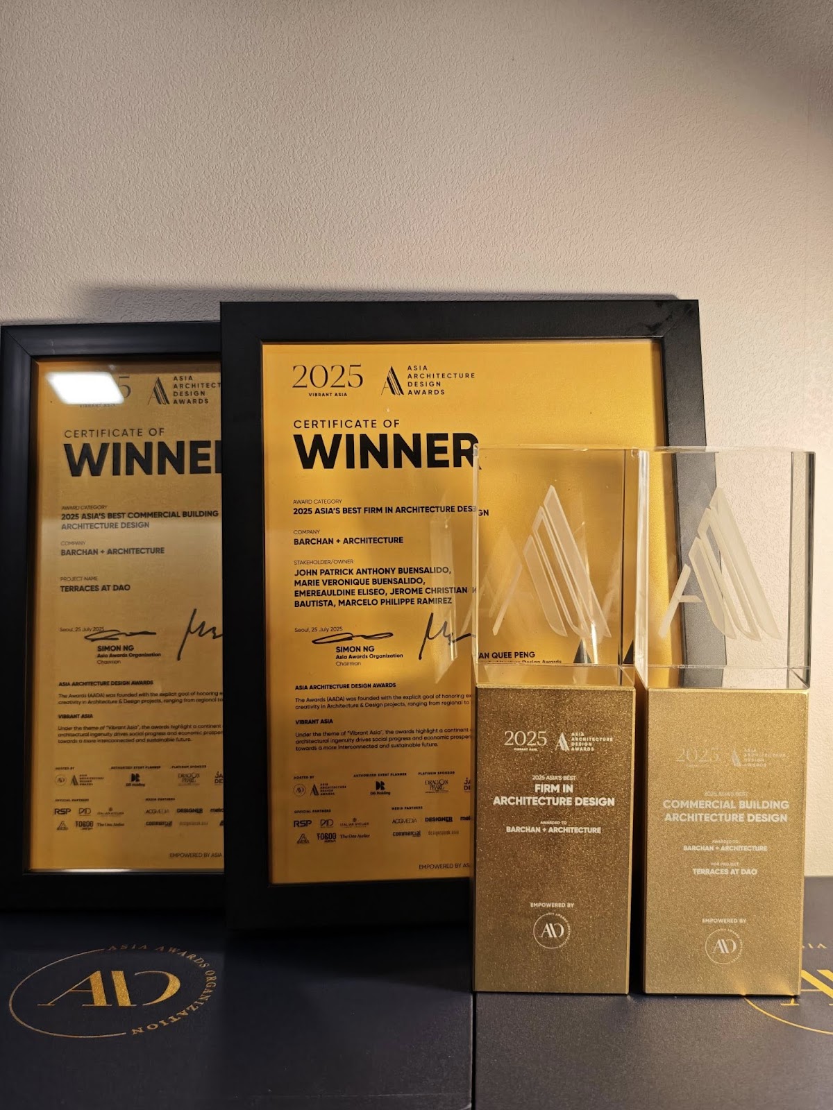 Awards and certificates for architecture design