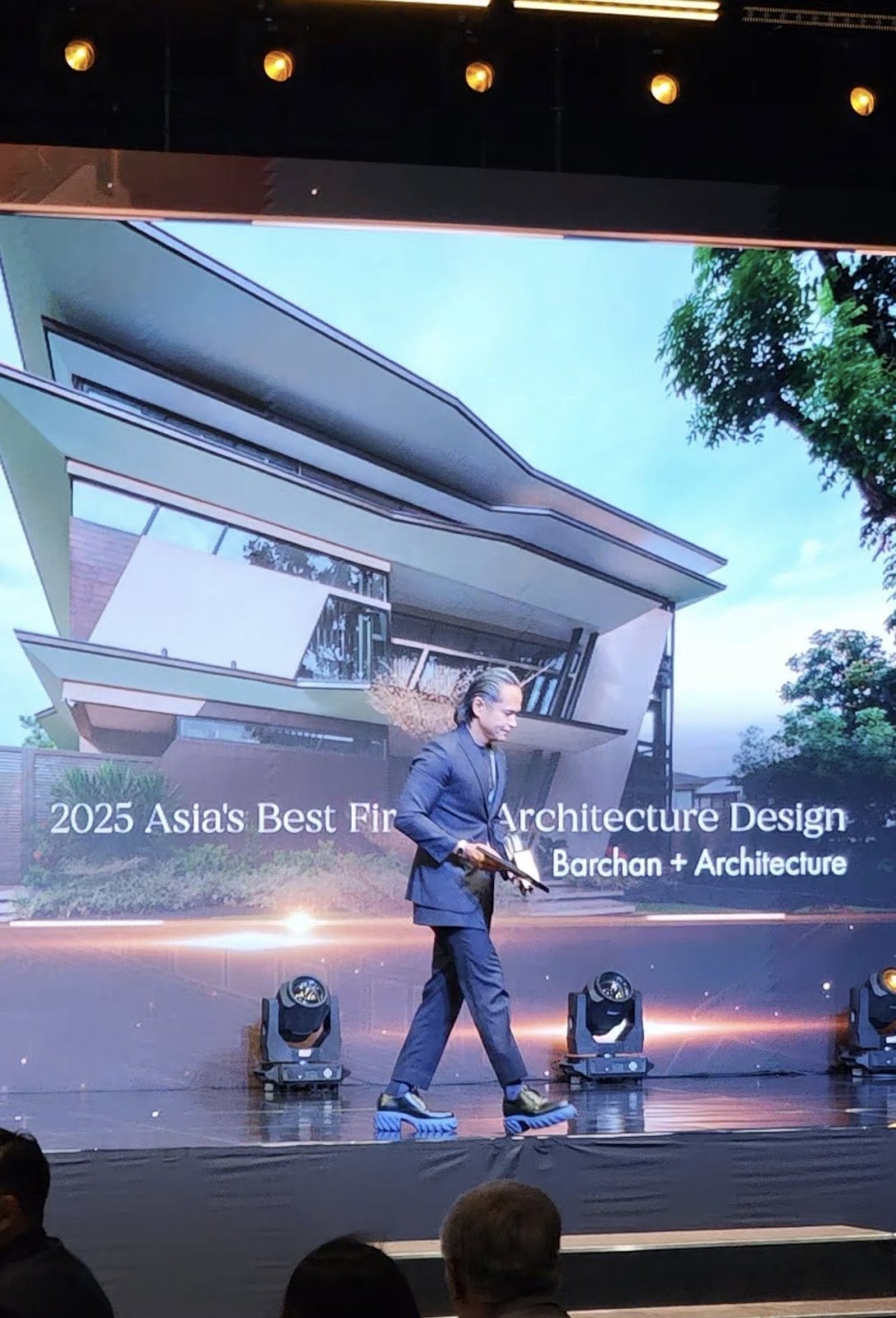 Award ceremony for architectural design.