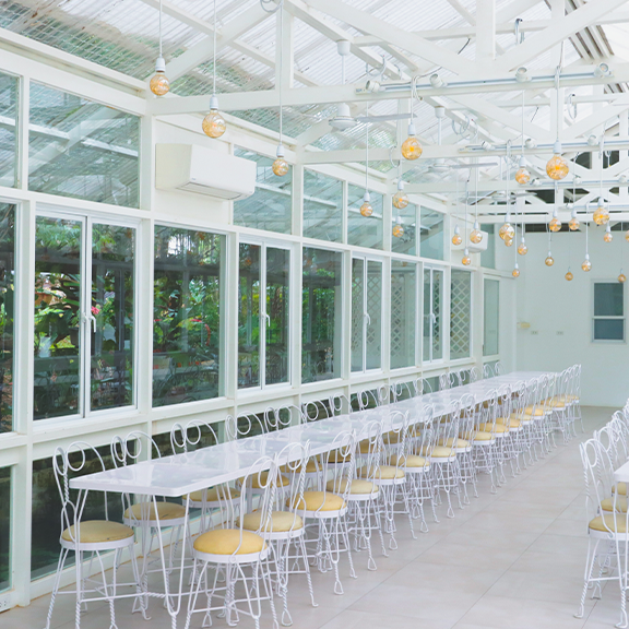 cafe leonita intimate